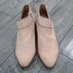 Lucky Brand tan/cream 8½ perrma ankle booties